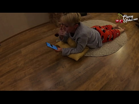 ❤️ Šialená blondínka fajčí obrovský penis a skáče na ňom - análny sex ☑ Tvrdé porno na nás ❌️❤